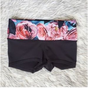 Lululemon Secret Garden Black Boogie Shorts 2